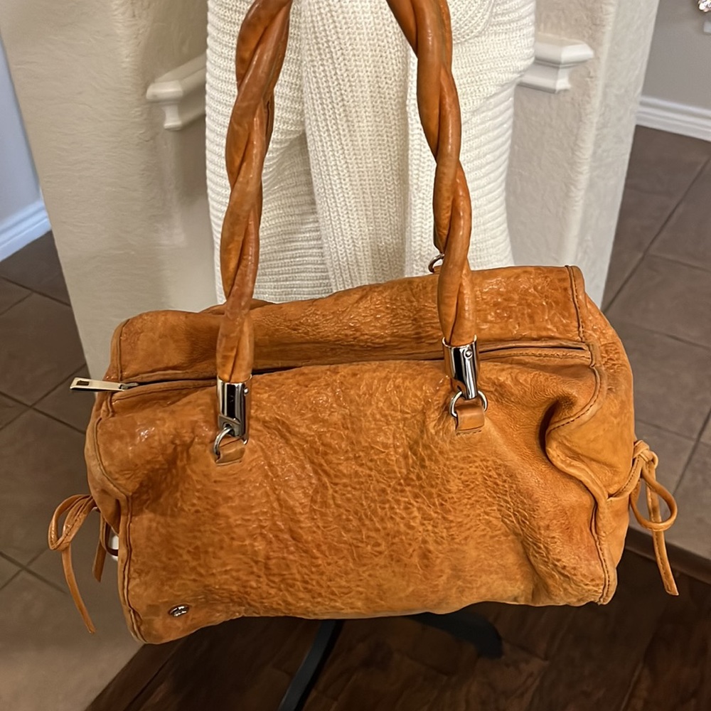 Tre Vero tan chestnut pebble leather shoulder bag